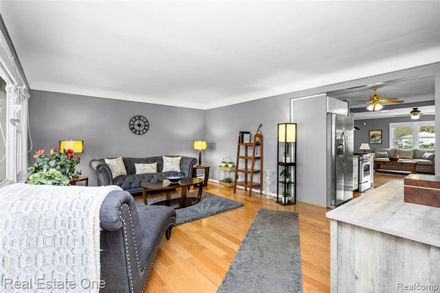 2262 Kohler Street, Waterford, MI 48329