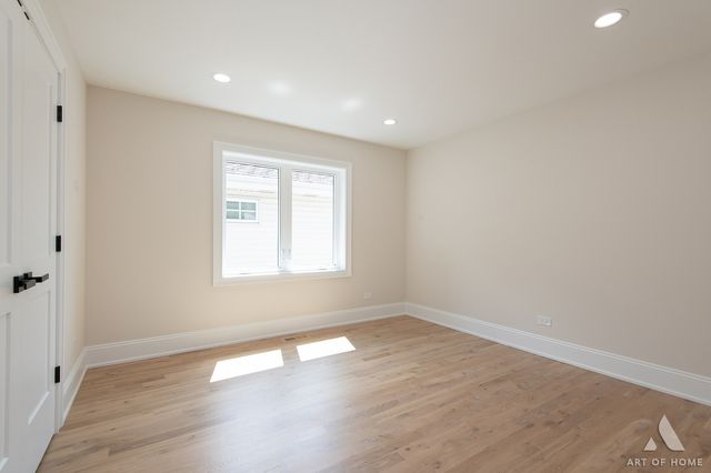 5814 S New England Avenue, Chicago, IL 60638