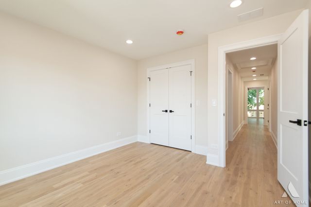 5814 S New England Avenue, Chicago, IL 60638