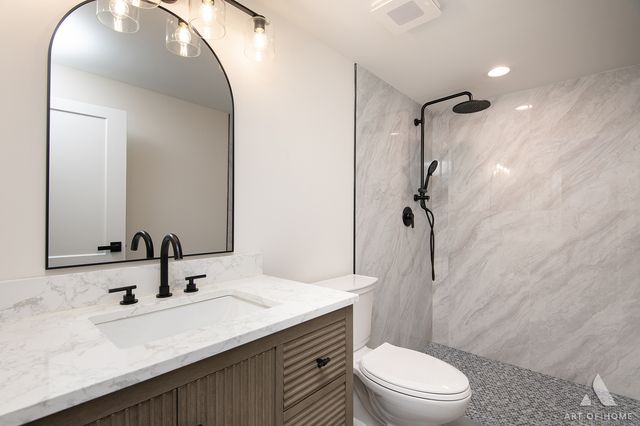 5814 S New England Avenue, Chicago, IL 60638