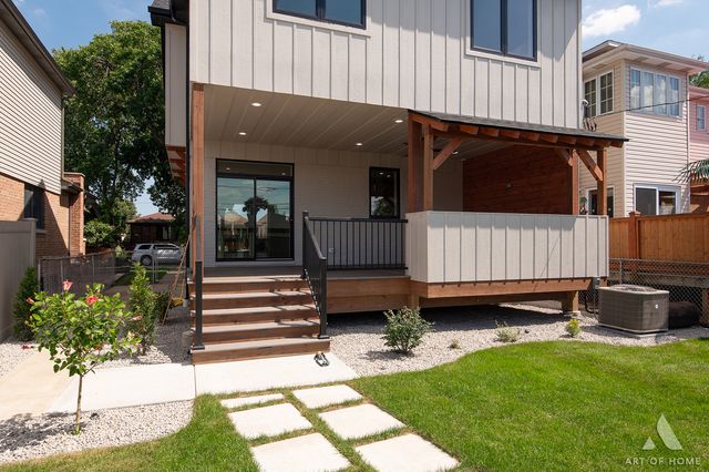 5814 S New England Avenue, Chicago, IL 60638