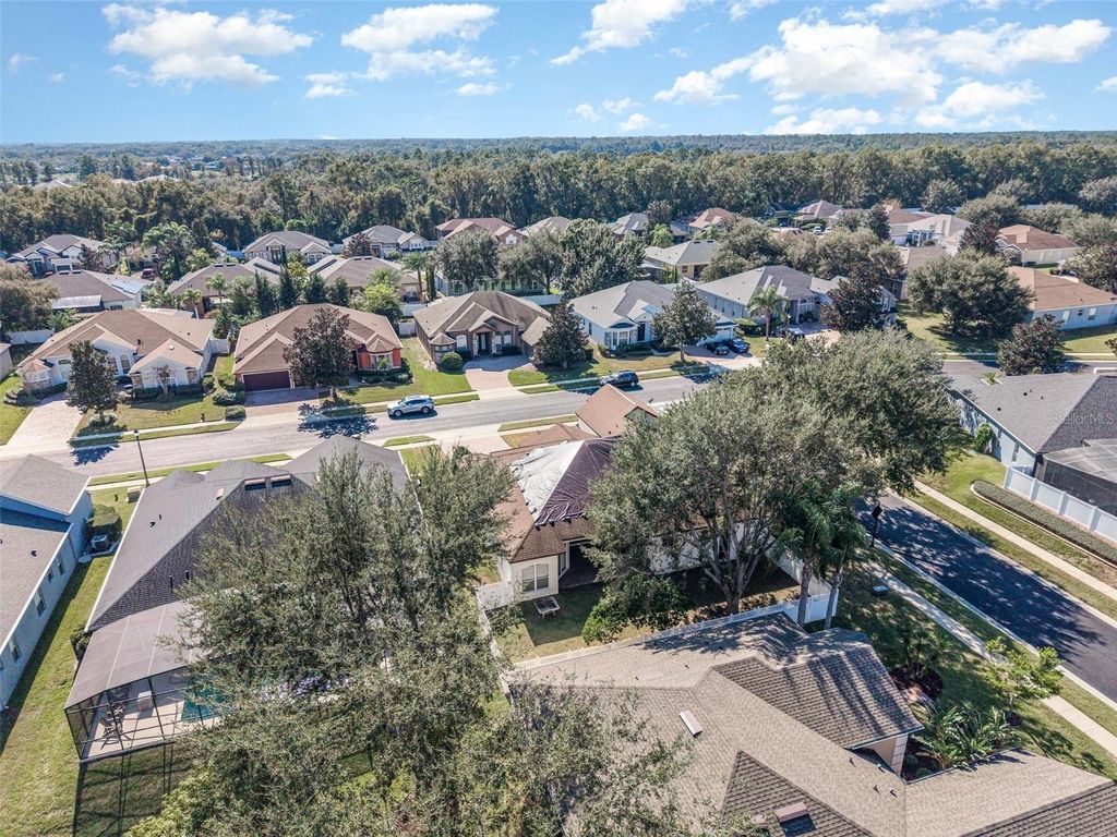 Image 37 of property listing at 6220 HEDGESPARROWS LANE, Sanford, FL 32771