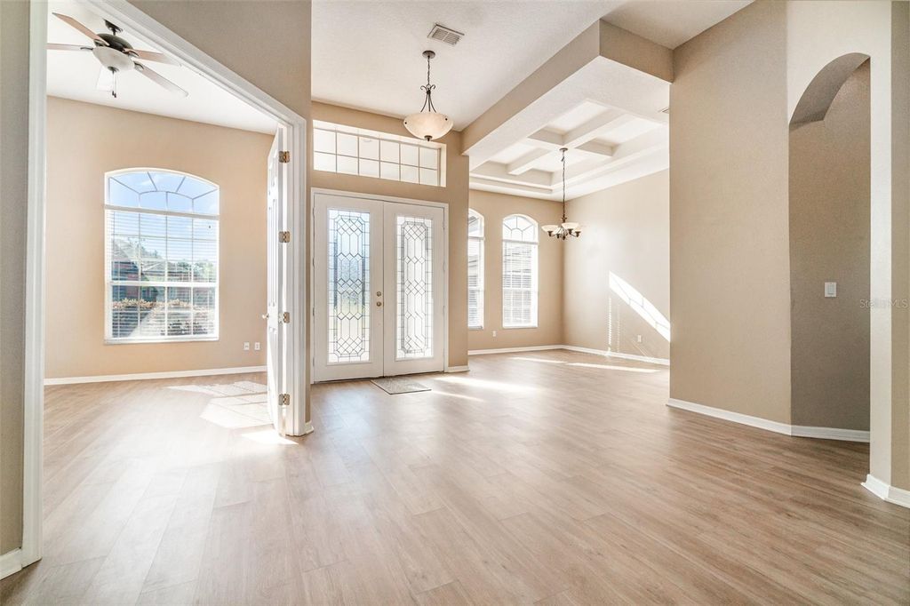 Image 5 of property listing at 6220 HEDGESPARROWS LANE, Sanford, FL 32771