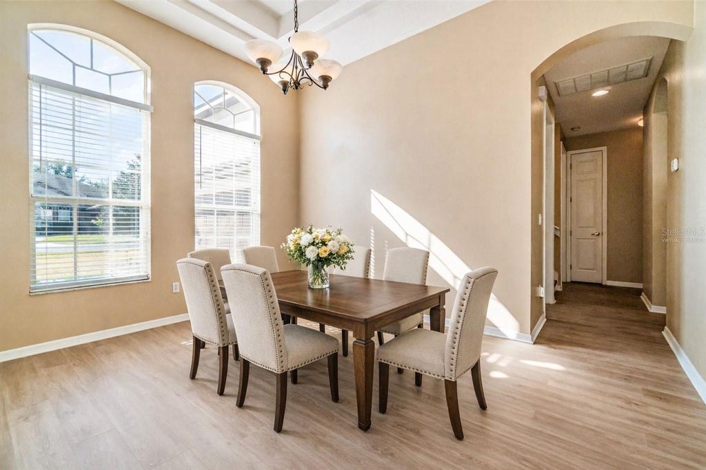 Image 7 of property listing at 6220 HEDGESPARROWS LANE, Sanford, FL 32771