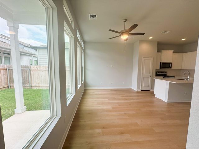 2202 Vino Dulce DR 92, Round Rock, TX 78664