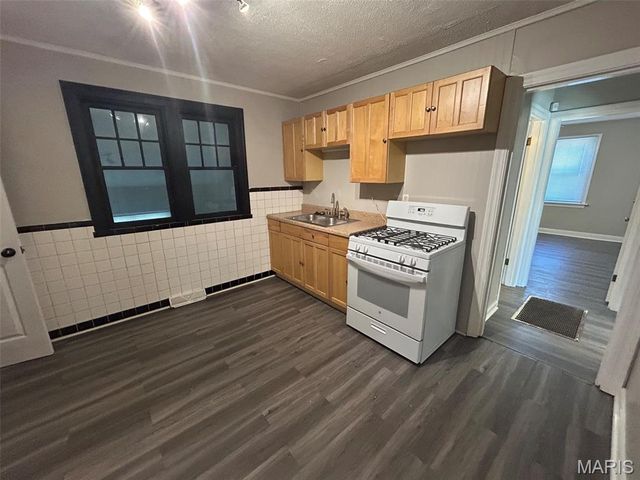 2945 Hilleman Avenue, St John, MO 63114