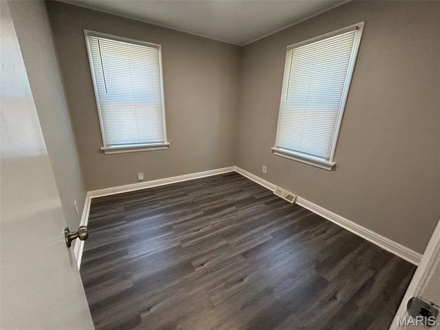 2945 Hilleman Avenue, St John, MO 63114