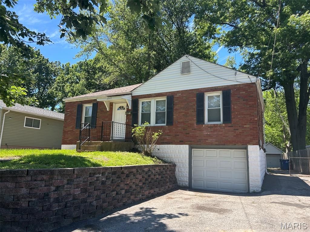 2945 Hilleman Avenue, St John, MO 63114