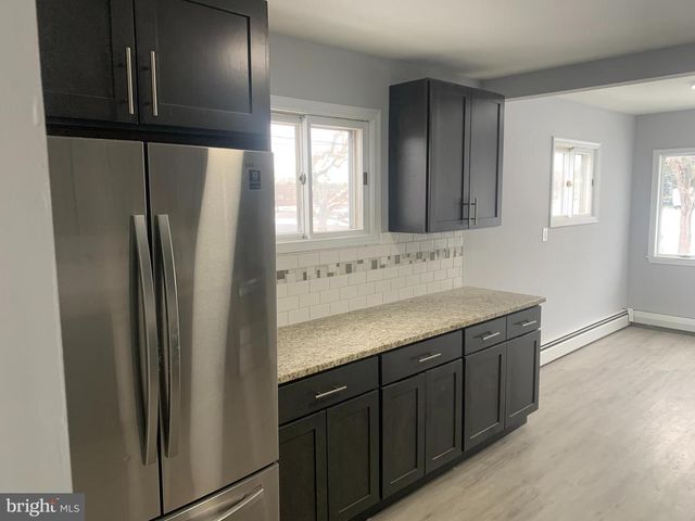 18 ARMOR CT, Middle River, MD 21220