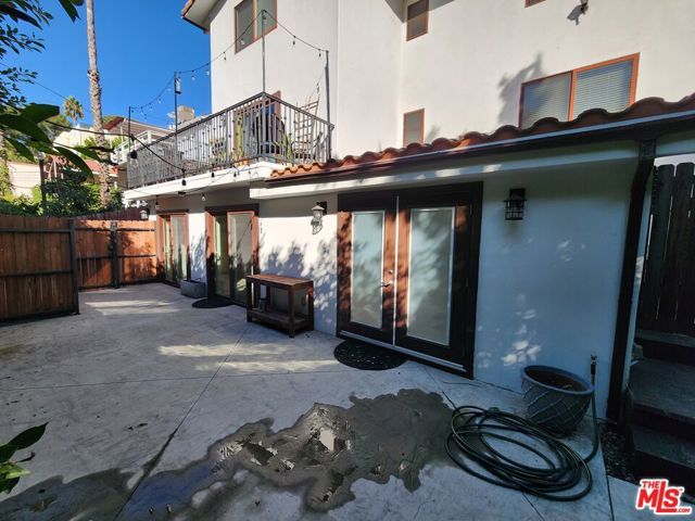 2127 Vine Street, Los Angeles, CA 90068