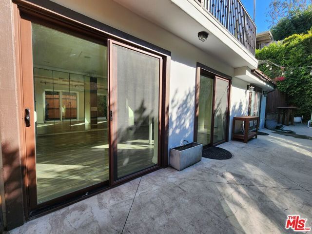 2127 Vine Street, Los Angeles, CA 90068