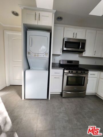 2127 Vine Street, Los Angeles, CA 90068