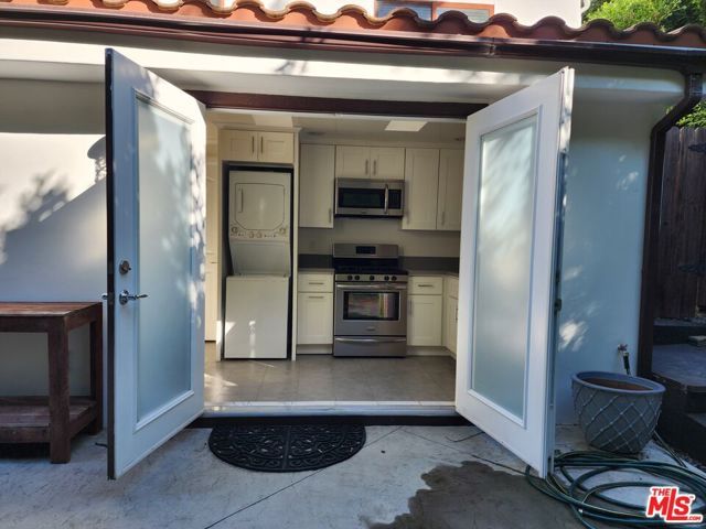 2127 Vine Street, Los Angeles, CA 90068