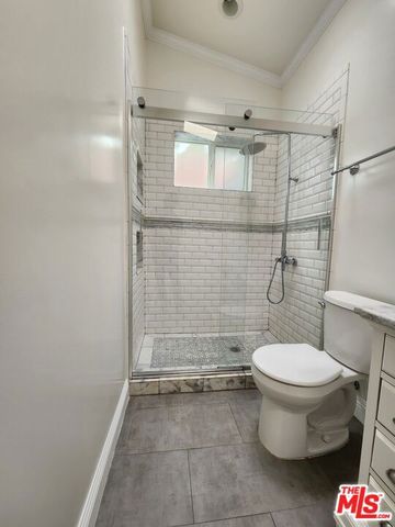 2127 Vine Street, Los Angeles, CA 90068