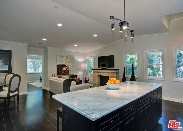 2127 Vine Street, Los Angeles, CA 90068