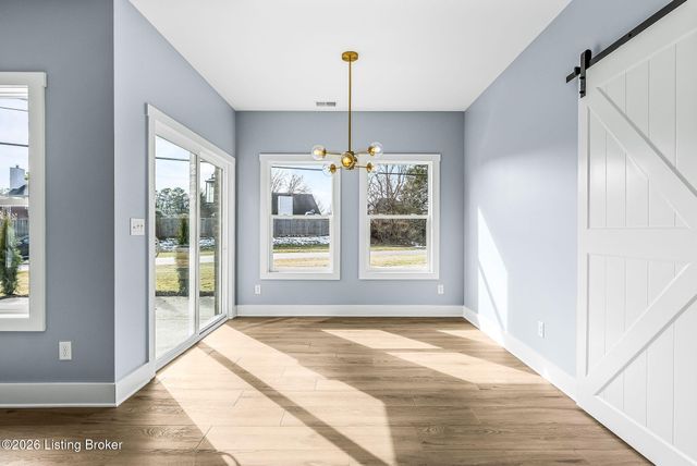 1100 Silvercrest Ln, Louisville, KY 40223
