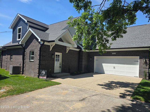 1100 Silvercrest Ln, Louisville, KY 40223