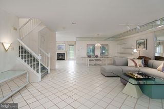 14 KENSINGTON CT, Princeton, NJ 08540