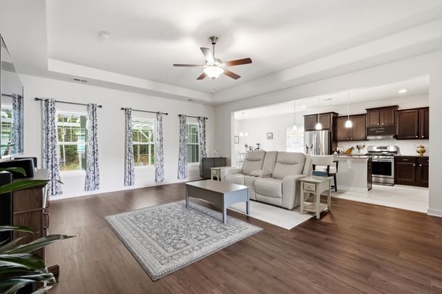 1816 Sapphire Dr., Longs, SC 29568