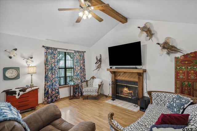 381 Knollwood Lane, Holly Lake Ranch, TX 75765
