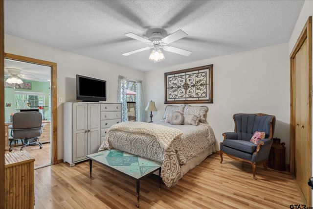381 Knollwood Lane, Holly Lake Ranch, TX 75765