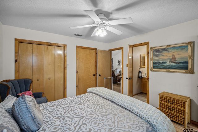 381 Knollwood Lane, Holly Lake Ranch, TX 75765