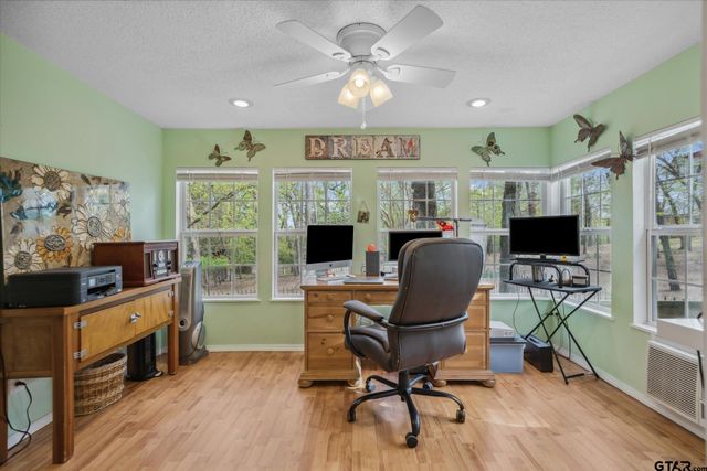 381 Knollwood Lane, Holly Lake Ranch, TX 75765