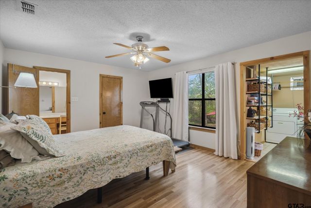 381 Knollwood Lane, Holly Lake Ranch, TX 75765