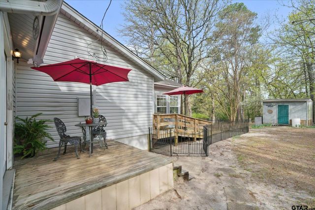 381 Knollwood Lane, Holly Lake Ranch, TX 75765