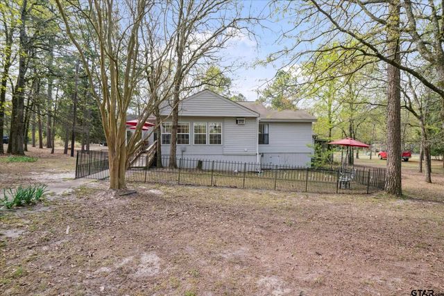 381 Knollwood Lane, Holly Lake Ranch, TX 75765