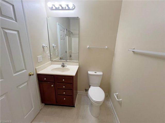 3001 Greystone Point F, Greensboro, NC 27410