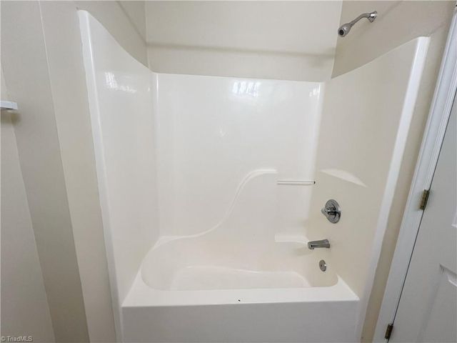 3001 Greystone Point F, Greensboro, NC 27410