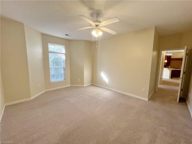 3001 Greystone Point F, Greensboro, NC 27410