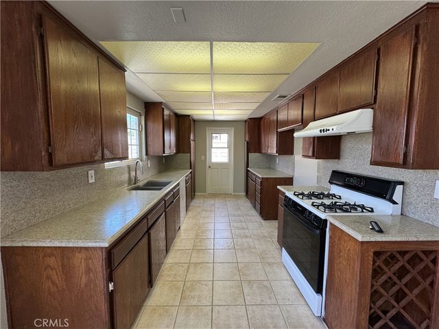 4037 S Ellesford, West Covina, CA 91792