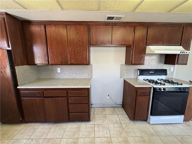 4037 S Ellesford, West Covina, CA 91792