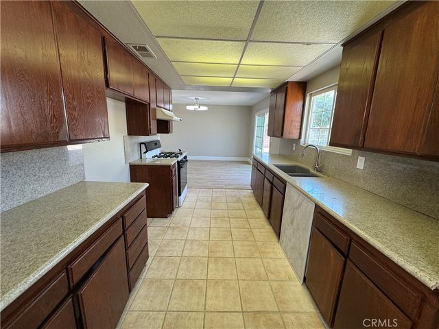 4037 S Ellesford, West Covina, CA 91792