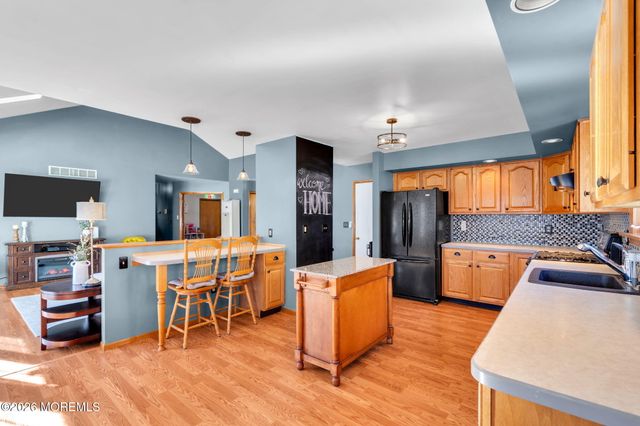 745 Surf Avenue, Beachwood, NJ 08722