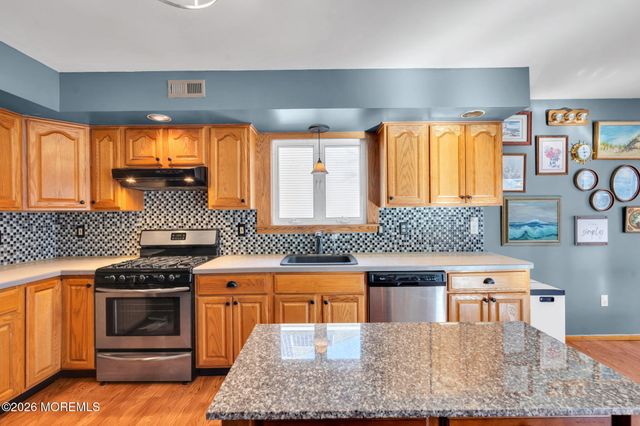 745 Surf Avenue, Beachwood, NJ 08722