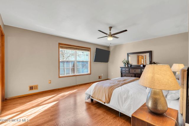 745 Surf Avenue, Beachwood, NJ 08722