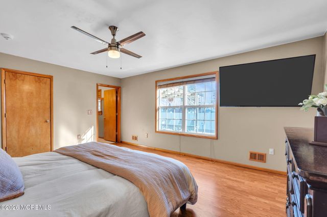 745 Surf Avenue, Beachwood, NJ 08722