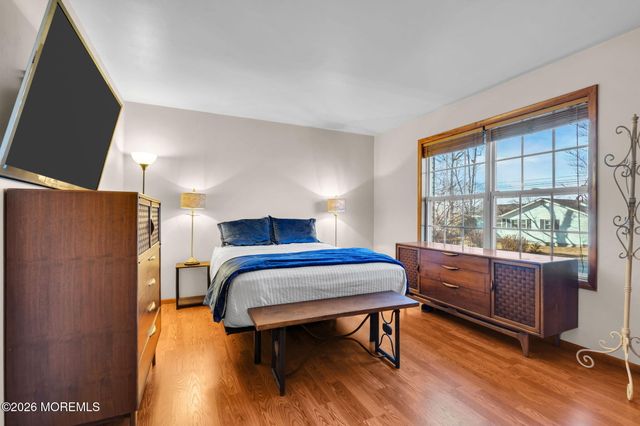 745 Surf Avenue, Beachwood, NJ 08722