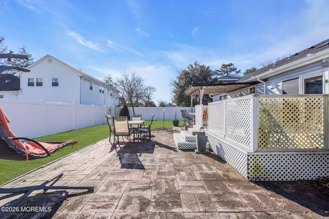 745 Surf Avenue, Beachwood, NJ 08722