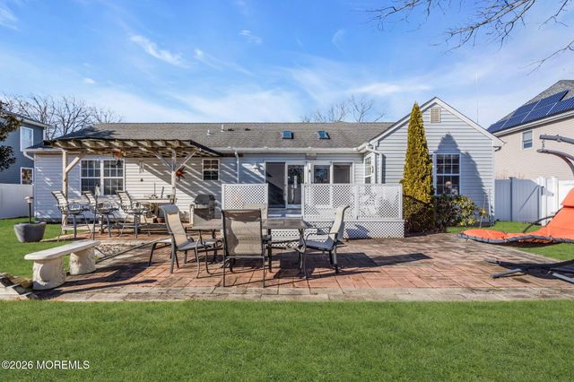 745 Surf Avenue, Beachwood, NJ 08722