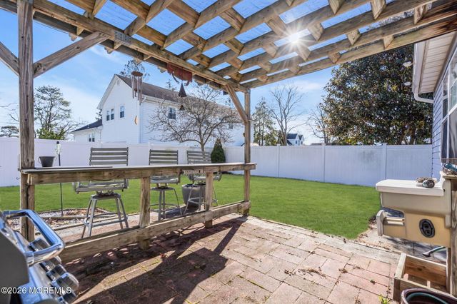 745 Surf Avenue, Beachwood, NJ 08722