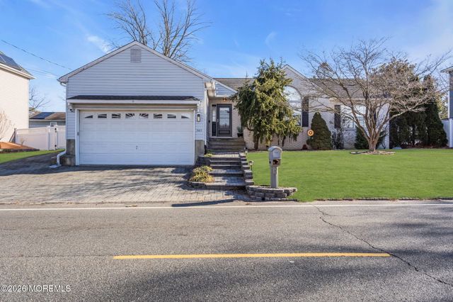 745 Surf Avenue, Beachwood, NJ 08722