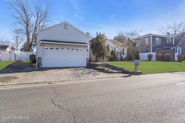 745 Surf Avenue, Beachwood, NJ 08722