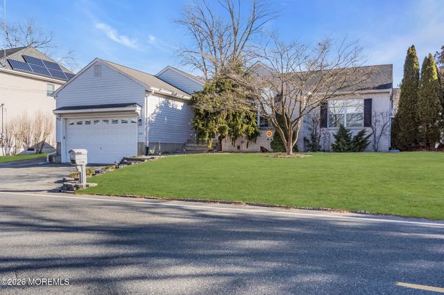 745 Surf Avenue, Beachwood, NJ 08722