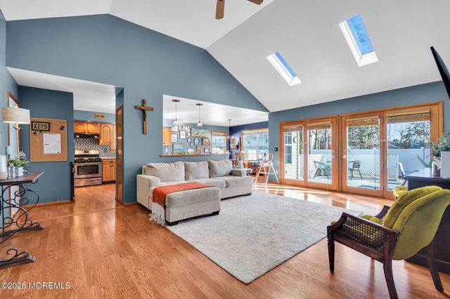 745 Surf Avenue, Beachwood, NJ 08722