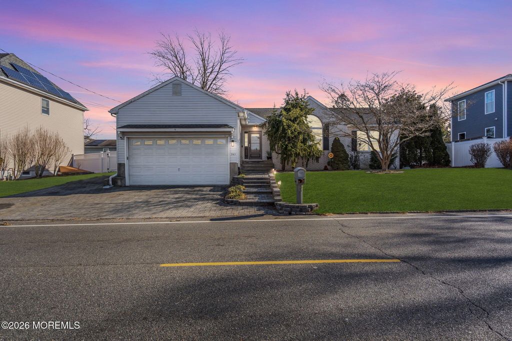 745 Surf Avenue, Beachwood, NJ 08722