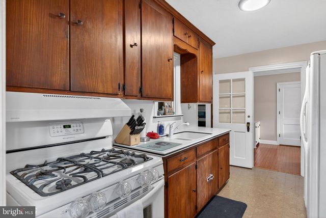 47 WABANK RD, Millersville, PA 17551